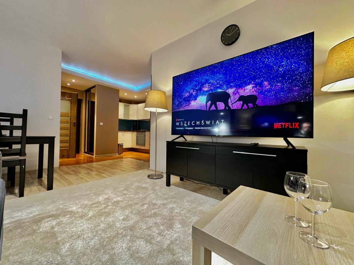 Decor 3 Metro Fast Wifi 1Gbs 80'Tv Hbo Disney Appletv Warszawa Exteriör bild